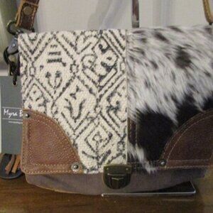 Myra Bag Rug and Hairon Messenger